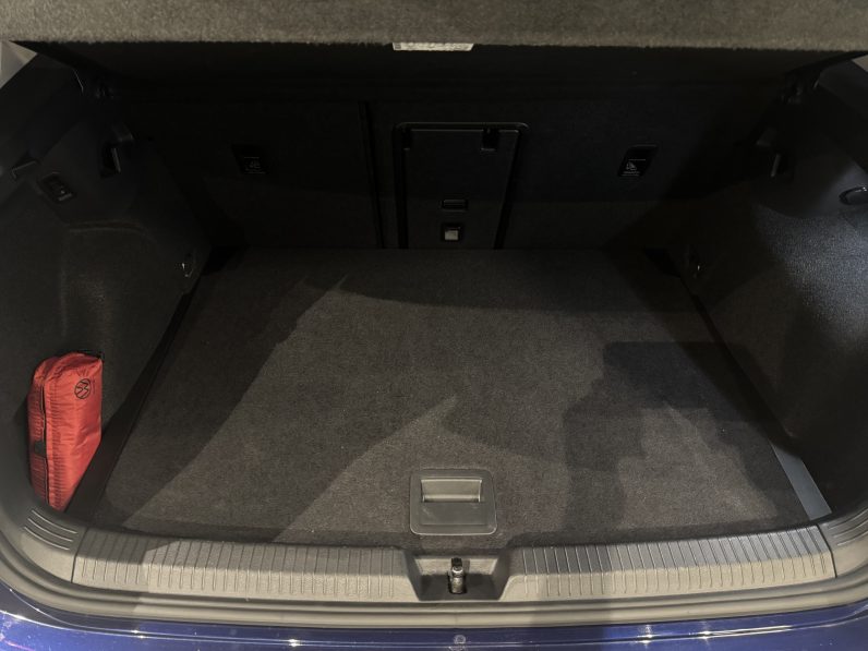 
								Volkswagen Golf life full									