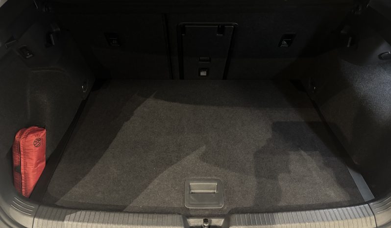 
								Volkswagen Golf life full									