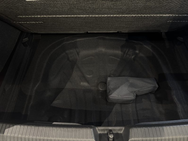 
								Volkswagen Golf life full									