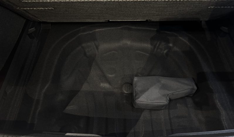 
								Volkswagen Golf life full									