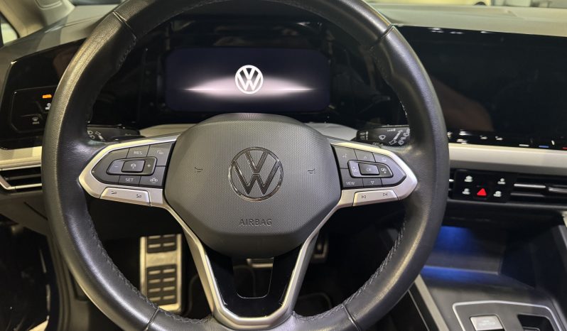 
								Volkswagen Golf life full									