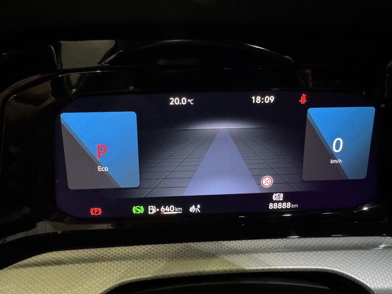 
								Volkswagen Golf life full									