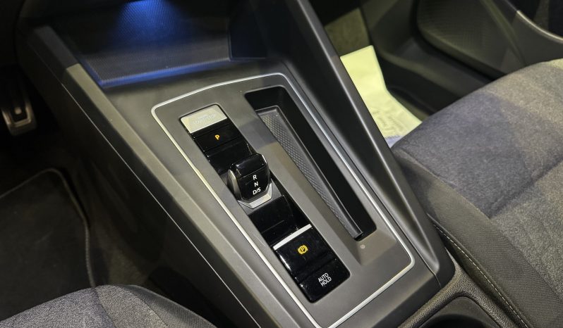 
								Volkswagen Golf life full									