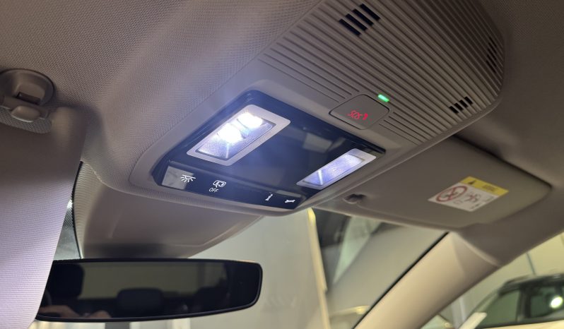 
								Volkswagen Golf life full									