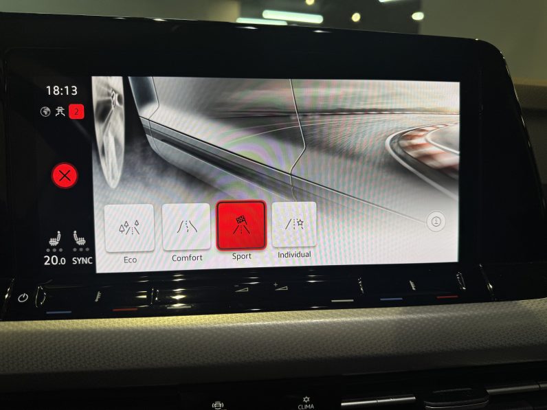 
								Volkswagen Golf life full									