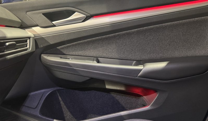 
								Volkswagen Golf life full									