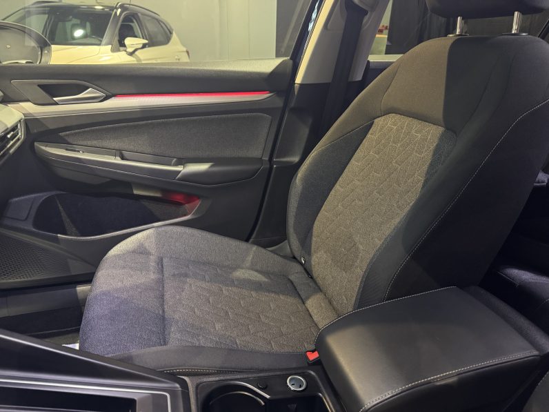 
								Volkswagen Golf life full									