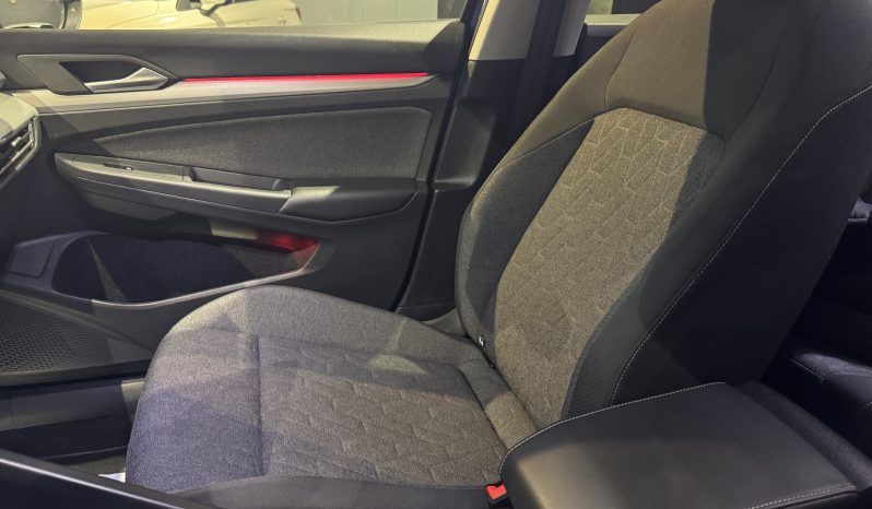 
								Volkswagen Golf life full									