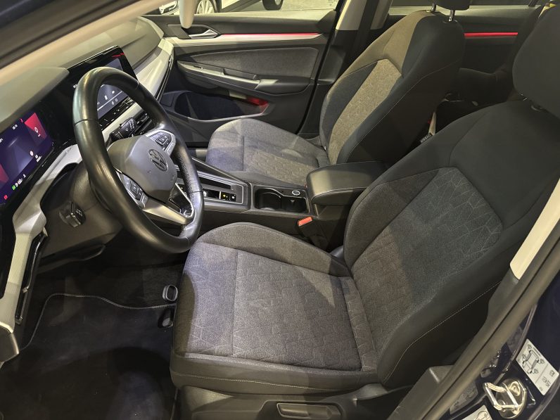 
								Volkswagen Golf life full									