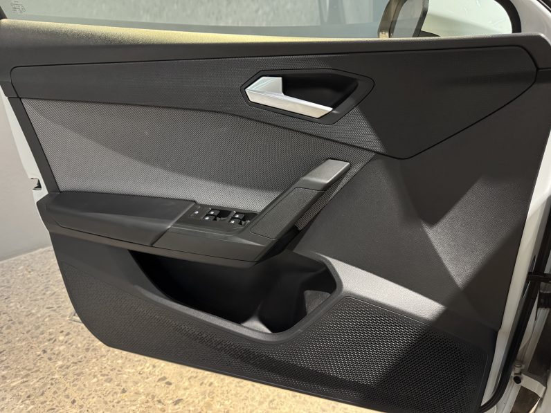 
								Seat Leon 1.5 TSI full									