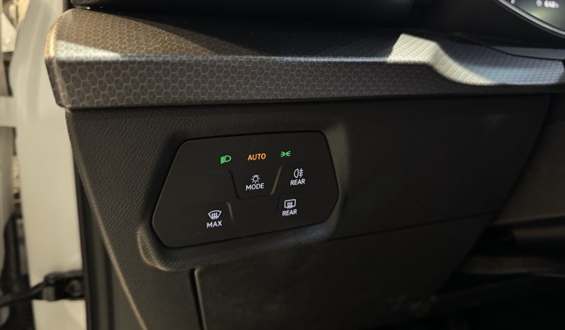 
								Seat Leon 1.5 TSI full									