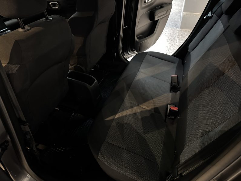 
								Citroen C3 Aircross full									