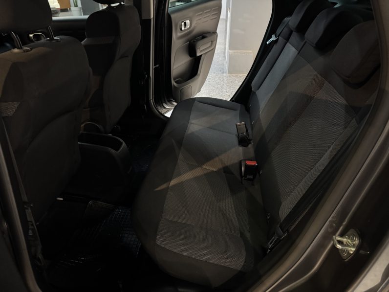 
								Citroen C3 Aircross full									