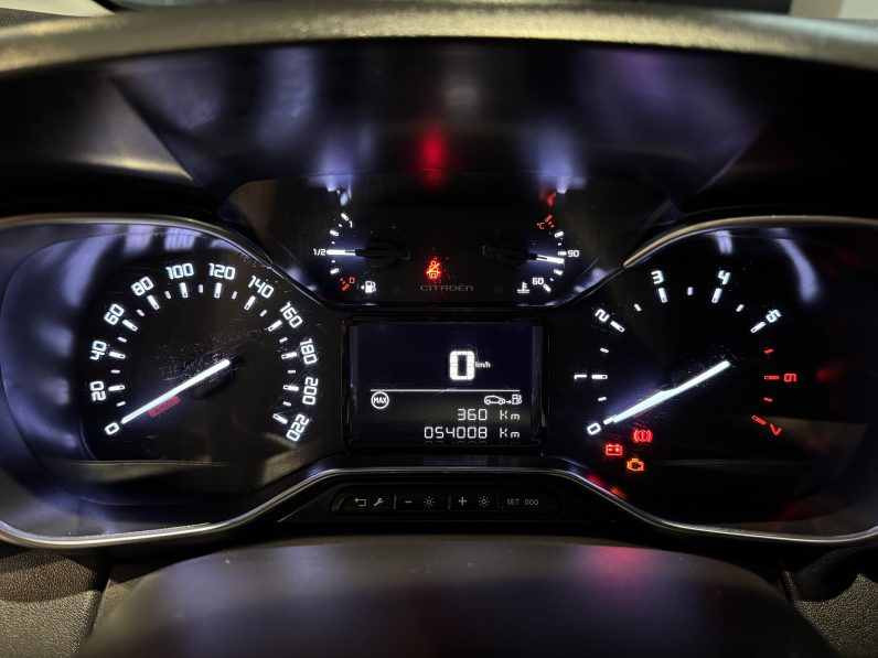 
								Citroen C3 Aircross full									