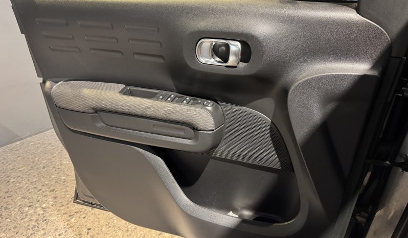 
								Citroen C3 Aircross full									