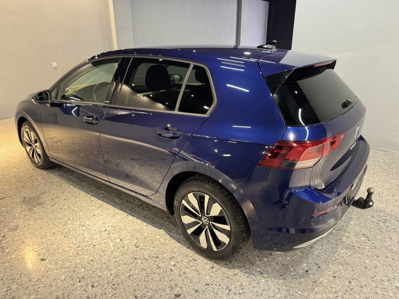 
								Volkswagen Golf life full									