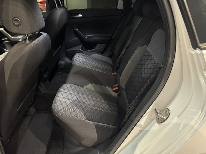 
								Volkswagen Polo R-line full									