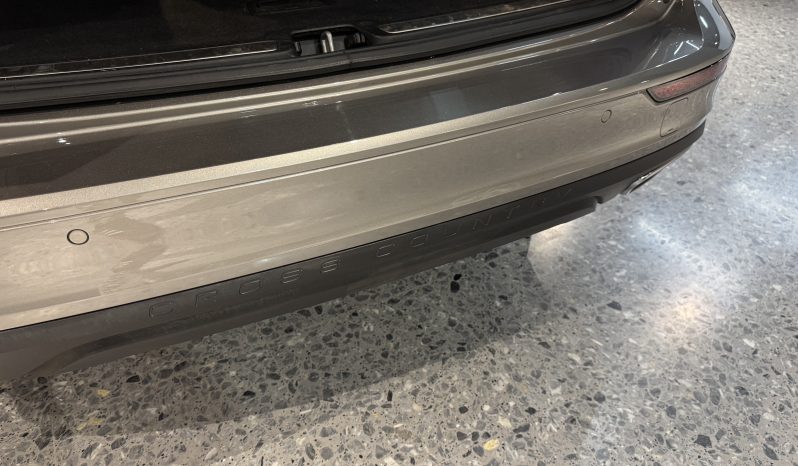 
								Volvo V60 Cross country full									