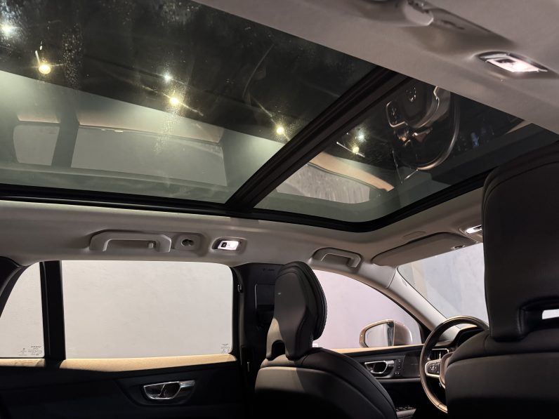 
								Volvo V60 Cross country full									