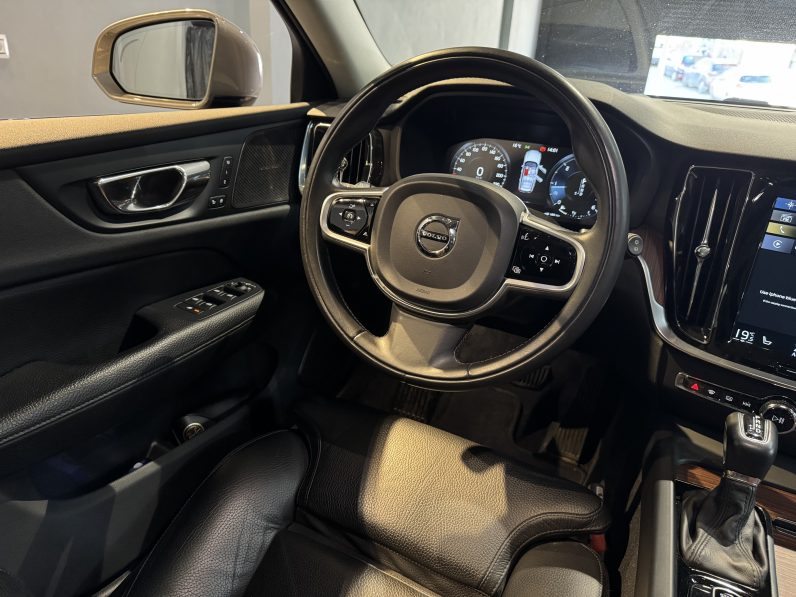 
								Volvo V60 Cross country full									