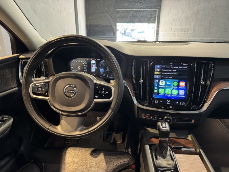 
								Volvo V60 Cross country full									