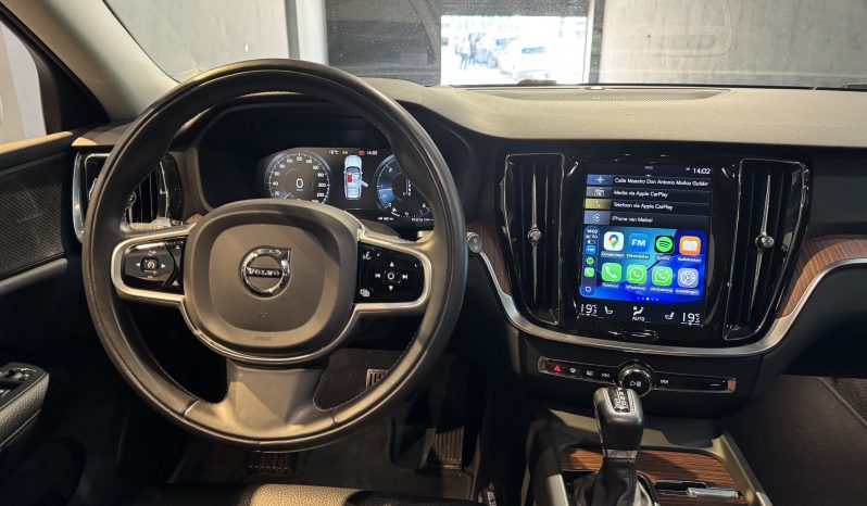 
								Volvo V60 Cross country full									