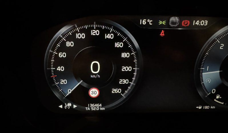 
								Volvo V60 Cross country full									