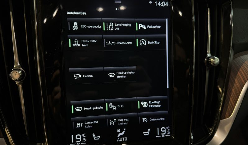 
								Volvo V60 Cross country full									