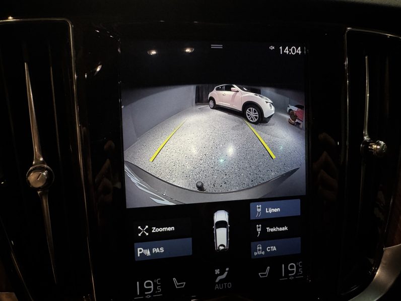 
								Volvo V60 Cross country full									