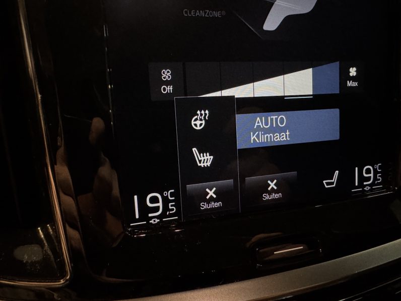 
								Volvo V60 Cross country full									