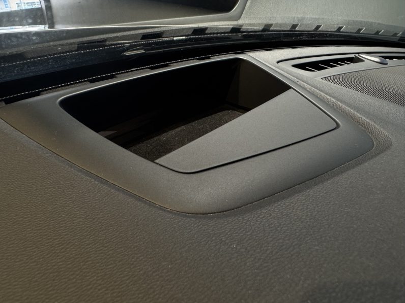 
								Volvo V60 Cross country full									