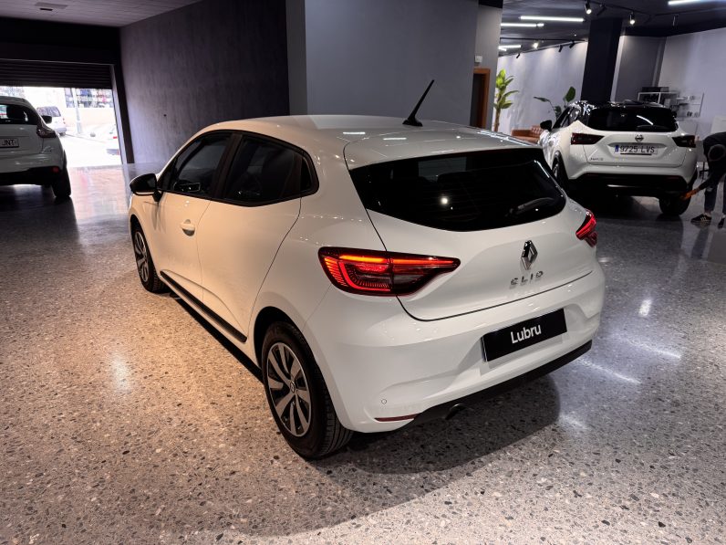 
								Renault Clio full									