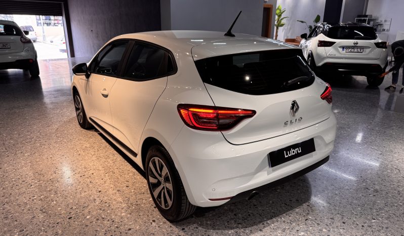 
								Renault Clio full									