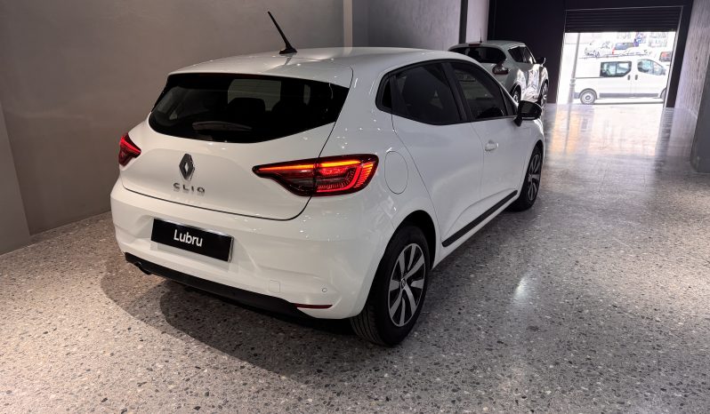 
								Renault Clio full									