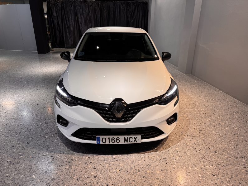 
								Renault Clio full									