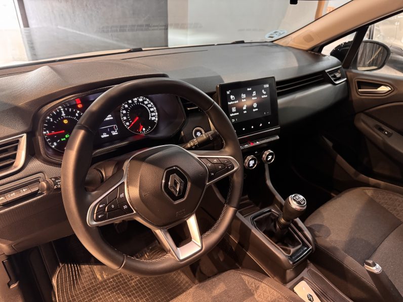 
								Renault Clio full									
