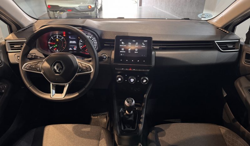 
								Renault Clio full									