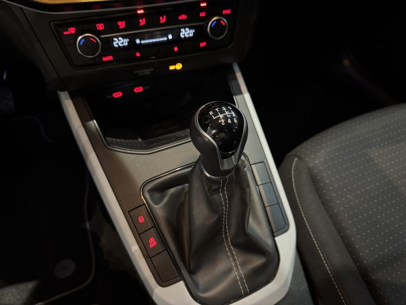 
								Seat Arona 1.0 TSIse full									