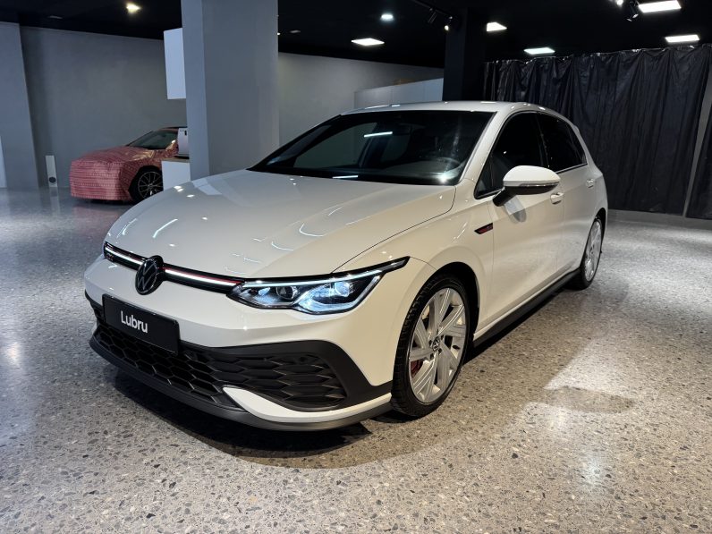 
								Volkswagen Golf GTI Clubsport full									