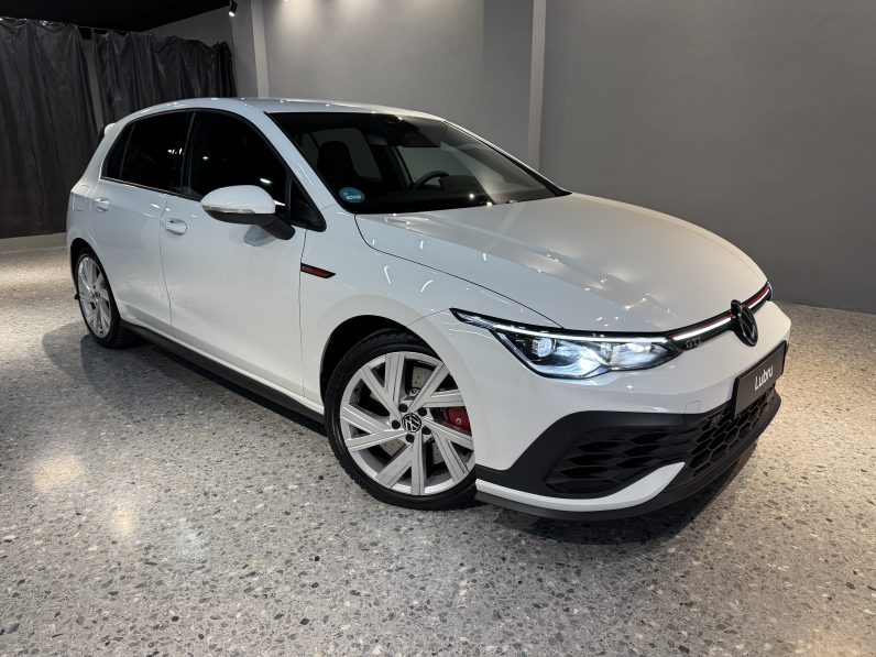 
								Volkswagen Golf GTI Clubsport full									