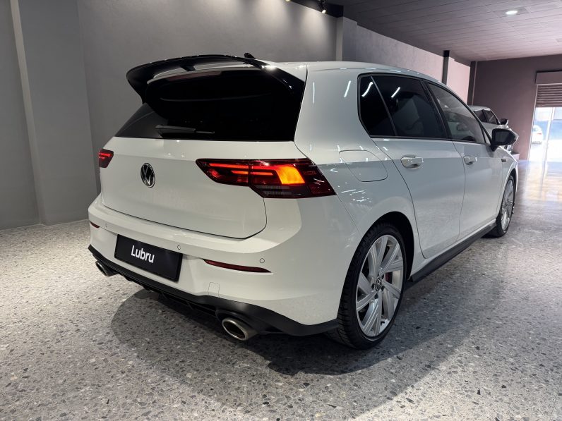 
								Volkswagen Golf GTI Clubsport full									