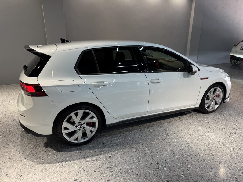 
								Volkswagen Golf GTI Clubsport full									