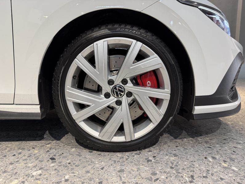 
								Volkswagen Golf GTI Clubsport full									