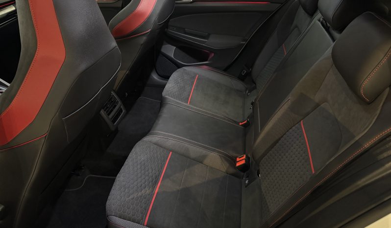 
								Volkswagen Golf GTI Clubsport full									