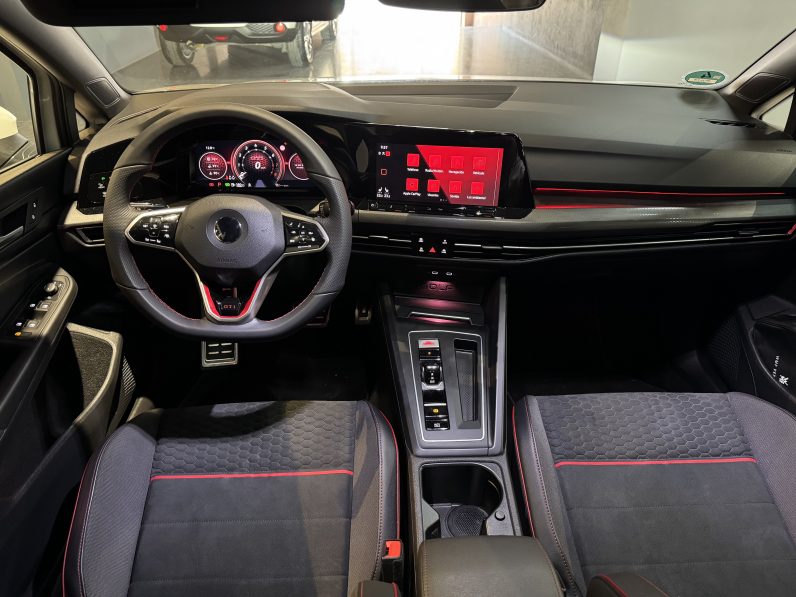 
								Volkswagen Golf GTI Clubsport full									