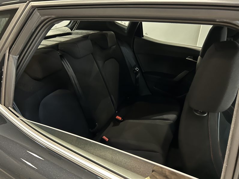 
								Seat Arona FR full									