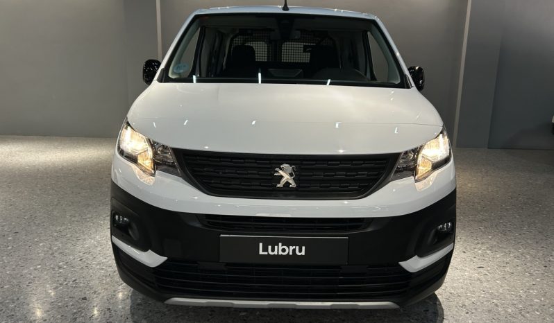 
								Peugeot Rifter full									