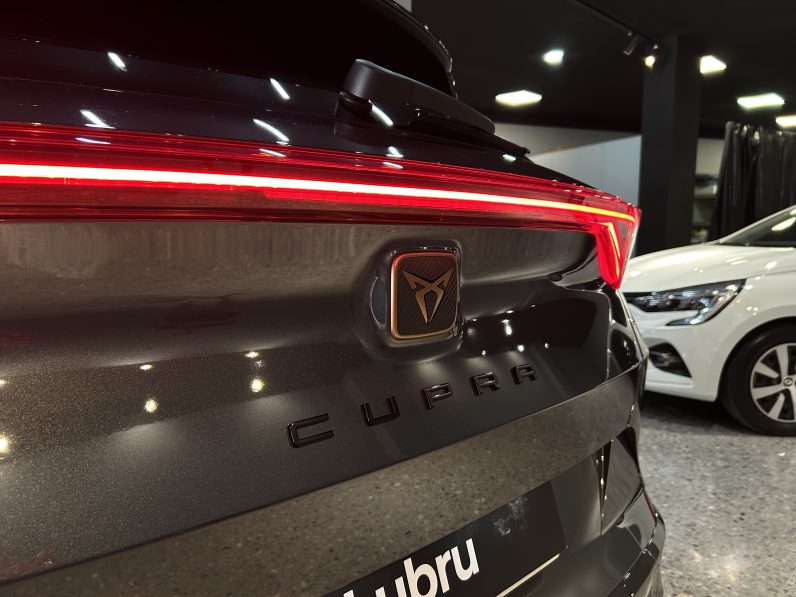 
								Cupra Formentor 1.5 TSI full									