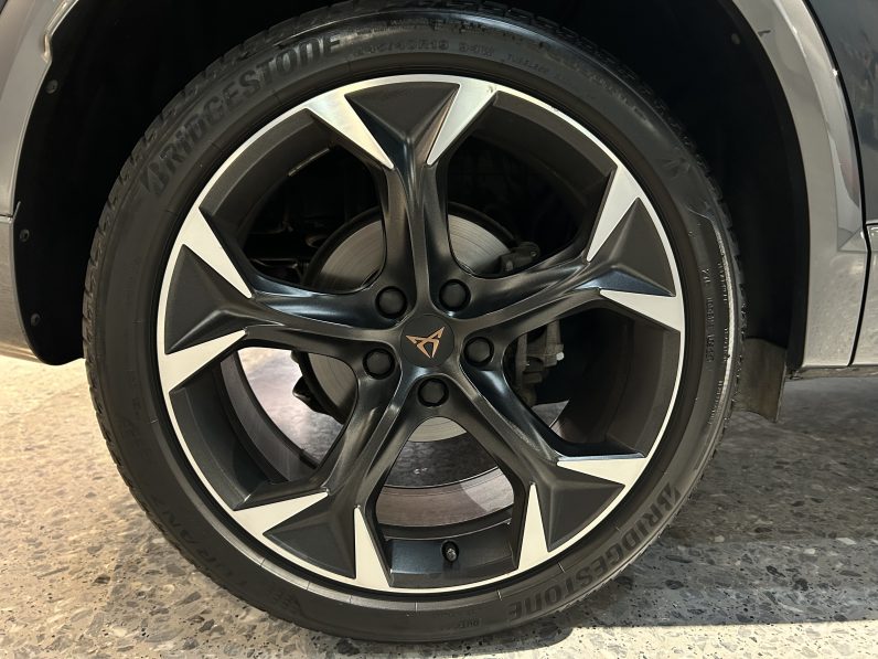 
								Cupra Formentor 1.5 TSI full									