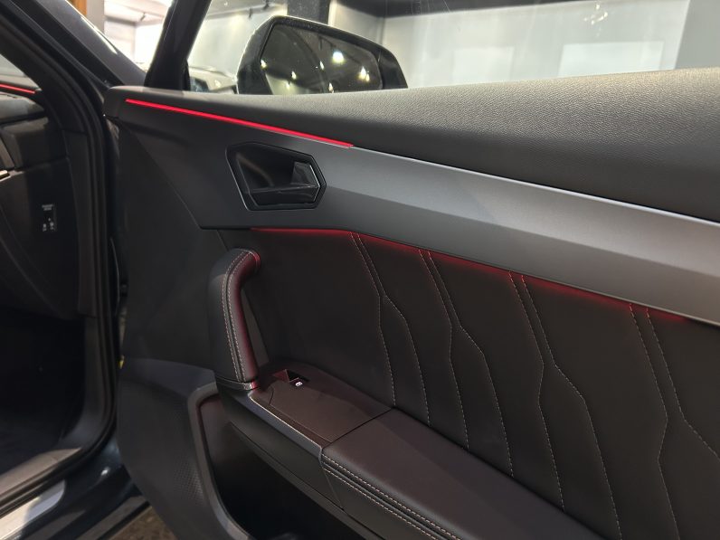 
								Cupra Formentor 1.5 TSI full									